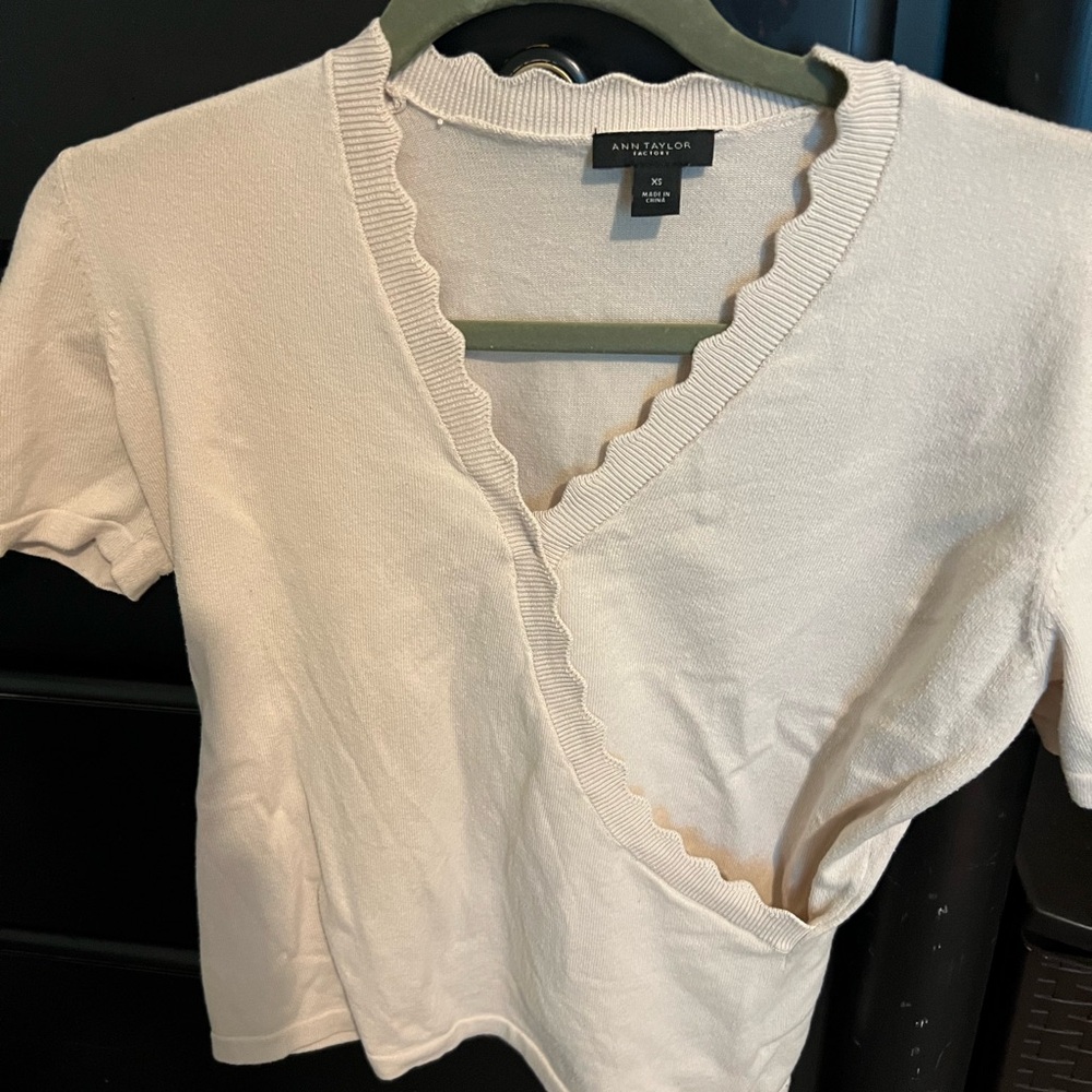 Ann Taylor short sleeve sweater